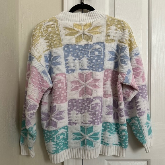 Vintage 90s Patchwork Sweater Pastel Pink Blue Winter Scene Houses Snowflakes L - Picture 2 of 4